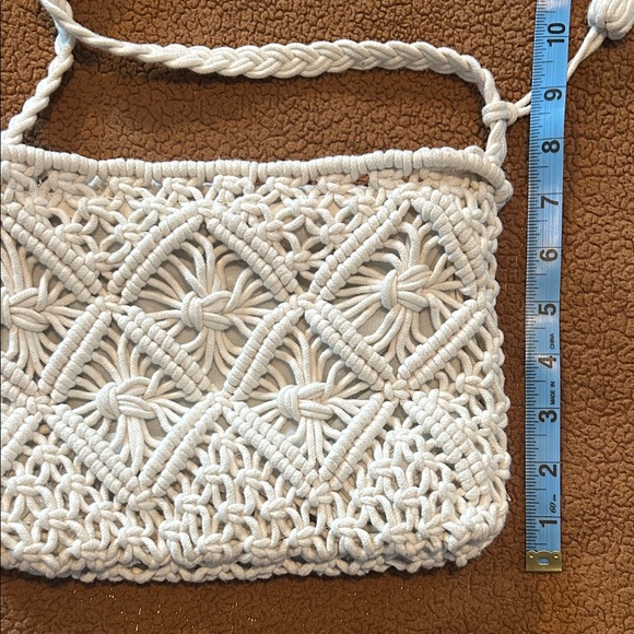 Elegant White Macrame Shoulder Bag - Picture 10 of 10